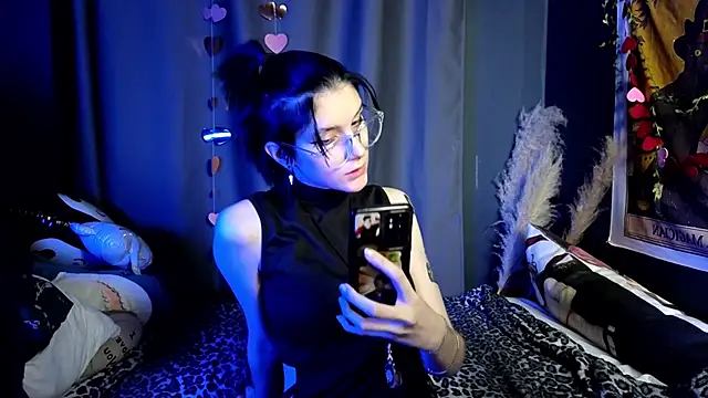 Hyeon Jin online show from 02-24-25, 12:30