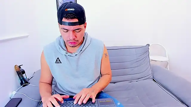 EnriquevillaF online show from 02-13-25, 12:32