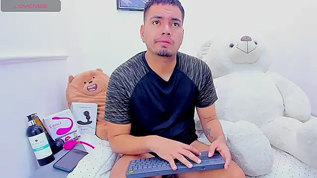 EnriquevillaF online show from 02-22-25, 01:35