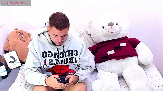 EnriquevillaF online show from 03-13-25, 01:29
