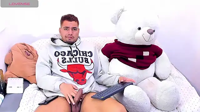 EnriquevillaF online show from 03-13-25, 04:34