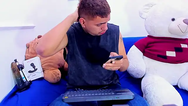 EnriquevillaF online show from 03-14-25, 01:13