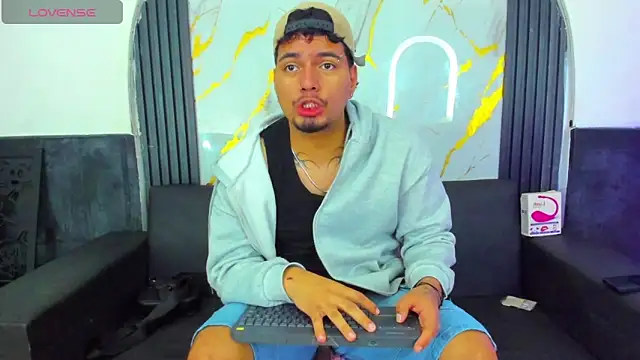EnriquevillaF online show from 10-04-25, 11:19