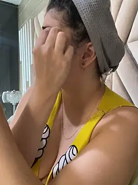 MilaRux online show from 11-07-25, 07:36