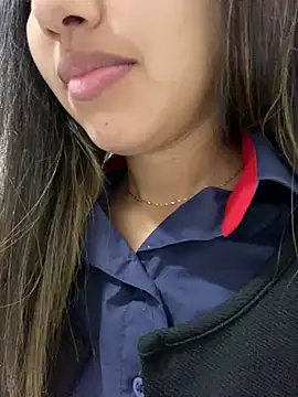 LuizaDiaz online show from 02-10-25, 01:33