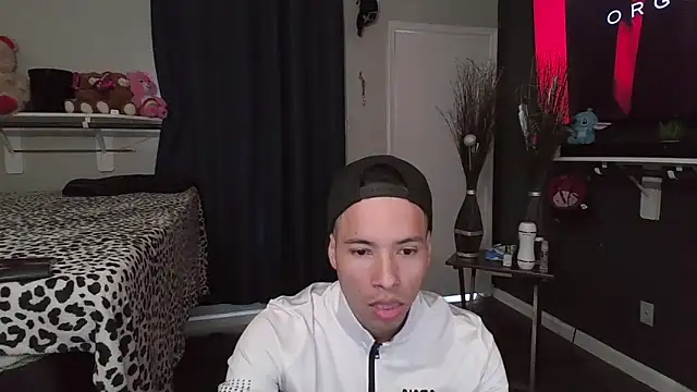 azzel19 online show from 01-06-25, 08:18