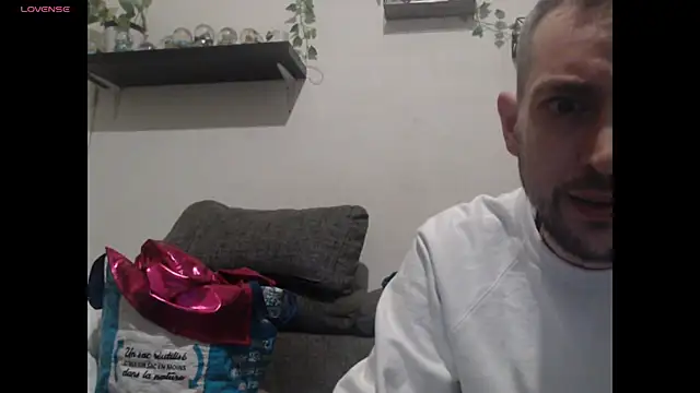 Snapshot of wawarruis chatting on 03-07-25, 10:43 wawarruis online show from 03-07-25, 10:43