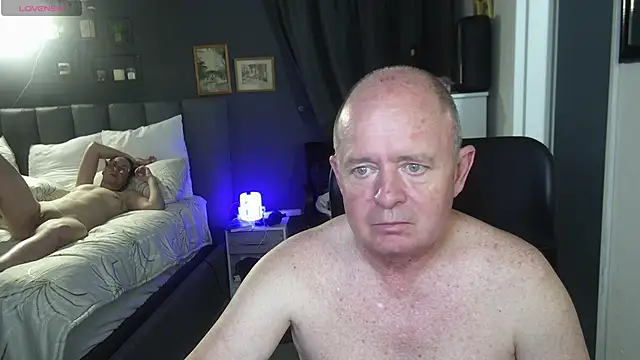 boeslaboes1 online show from 11-04-25, 05:23