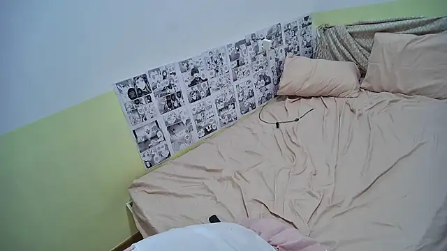 ashleyXthaur  online show from 02-10-25, 09:58