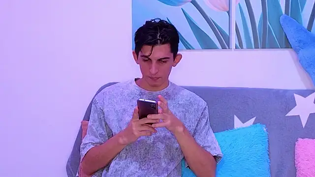 Ana and Leo online show from 02-06-26, 01:47