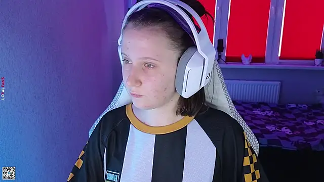 mon lola online show from 10-15-25, 11:21