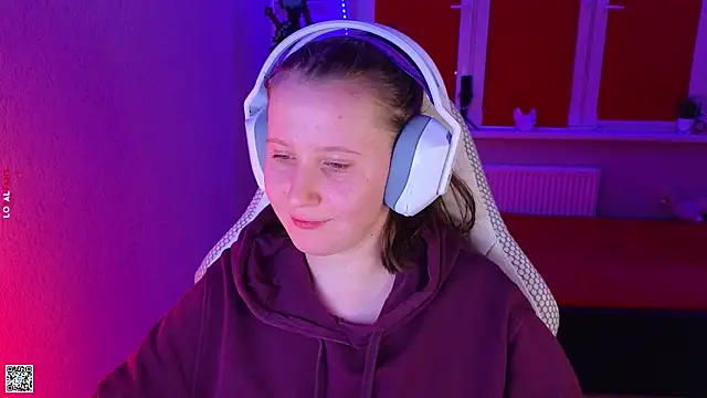 mon lola online show from 10-24-25, 03:30