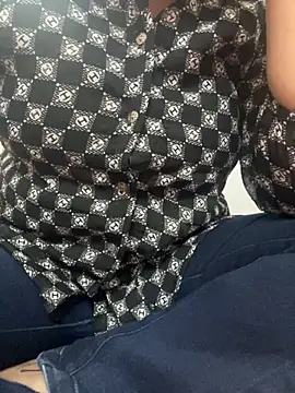 Red-Magic-25 online show from 11-22-25, 06:01