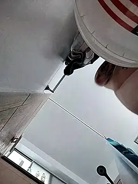 Snapshot of jayjay198080 chatting on 03-05-25, 10:43 jayjay198080 online show from 03-05-25, 10:43