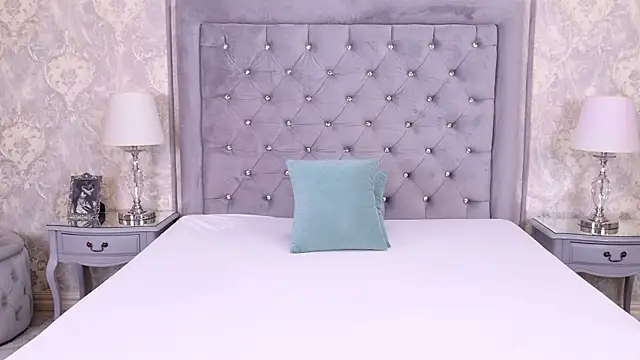 LexiRiley online show from 10-10-25, 05:28