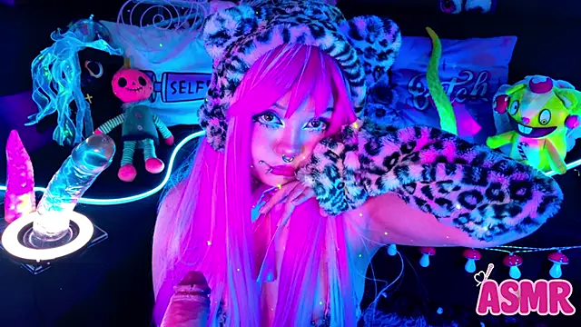 LaytonBox online show from 10-11-25, 01:53