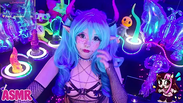 Snapshot of LaytonBox chatting on 02-13-26, 01:51 LaytonBox online show from 02-13-26, 01:51