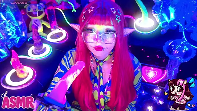 Snapshot of LaytonBox chatting on 02-18-26, 01:29 LaytonBox online show from 02-18-26, 01:29