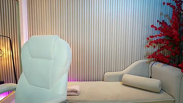 Emma Walkerr  online show from 10-08-25, 07:11