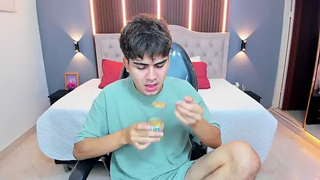 Tommy18   online show from 01-07-26, 03:31