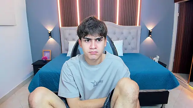 Tommy18   online show from 01-18-26, 03:32