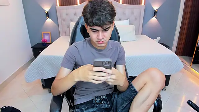 Tommy18   online show from 03-06-26, 03:36