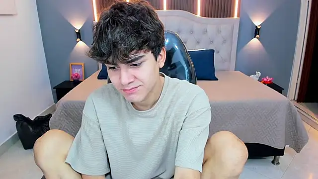 Tommy18   online show from 04-07-26, 03:29