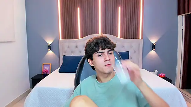 Tommy18   online show from 04-09-26, 06:19