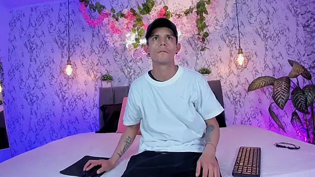 Snapshot of Bonny_and_carrot chatting on 02-26-26, 07:13 Bonny and carrot online show from 02-26-26, 07:13