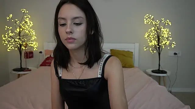 Snapshot of AnnaElys chatting on 02-06-25, 11:32 AnnaElys online show from 02-06-25, 11:32