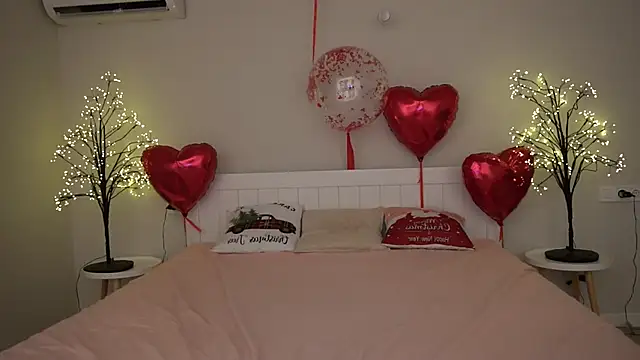 Snapshot of AnnaElys chatting on 02-19-25, 12:35 AnnaElys online show from 02-19-25, 12:35