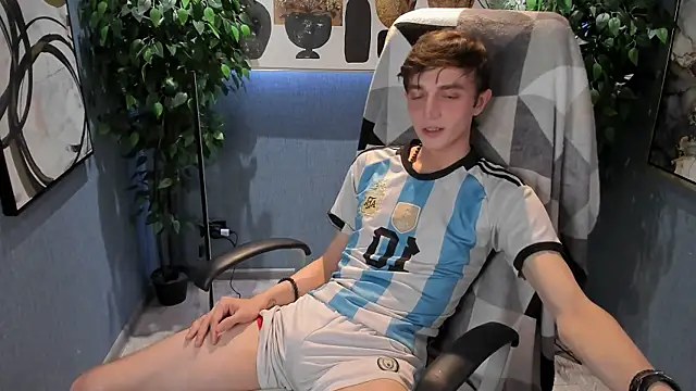 Snapshot of John_Weasley chatting on 09-20-25, 09:16 John Weasley online show from 09-20-25, 09:16