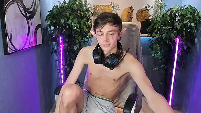 Snapshot of John_Weasley chatting on 10-22-25, 08:36 John Weasley online show from 10-22-25, 08:36