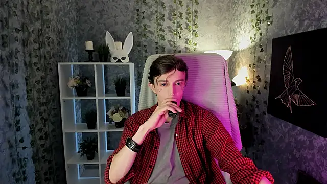 Snapshot of John_Weasley chatting on 10-30-25, 08:27 John Weasley online show from 10-30-25, 08:27