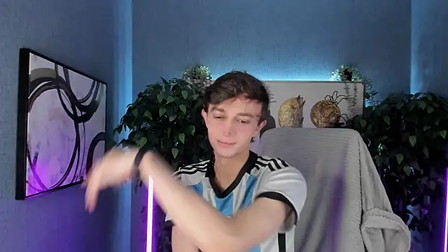 Snapshot of John_Weasley chatting on 11-04-25, 01:10 John Weasley online show from 11-04-25, 01:10