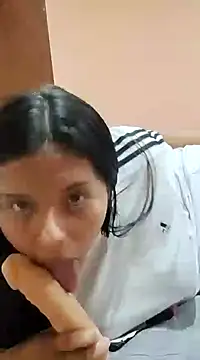 Snapshot of morecita29 chatting on 01-18-25, 06:34 morecita29 online show from 01-18-25, 06:34