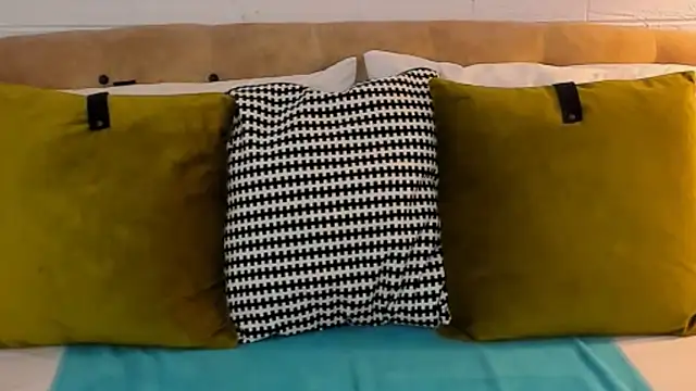 SarahGrays online show from 12-19-25, 08:10