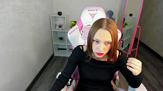 Aliceforfuun online show from 02-17-25, 07:37