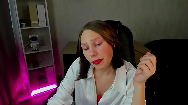 Aliceforfuun online show from 03-07-25, 07:41