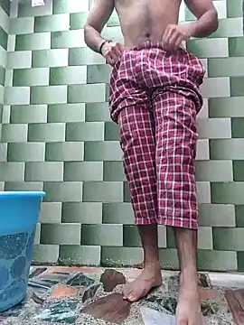 Snapshot of TOPMOON001 chatting on 10-16-25, 06:36 TOPMOON001 online show from 10-16-25, 06:36