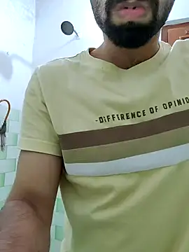 Snapshot of TOPMOON001 chatting on 11-16-25, 06:57 TOPMOON001 online show from 11-16-25, 06:57