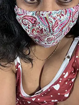 Snapshot of ArathyNambyarMallu chatting on 11-17-25, 04:24 ArathyNambyarMallu online show from 11-17-25, 04:24