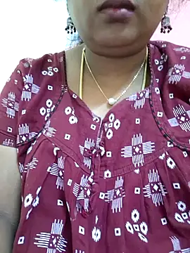 Snapshot of kanikasree chatting on 01-08-25, 03:28 kanikasree online show from 01-08-25, 03:28