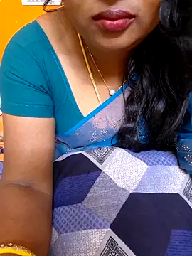 Snapshot of kanikasree chatting on 03-06-25, 09:53 kanikasree online show from 03-06-25, 09:53
