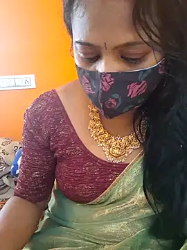 Snapshot of kanikasree chatting on 10-30-25, 04:47 kanikasree online show from 10-30-25, 04:47