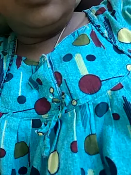 Snapshot of kanikasree chatting on 11-16-25, 03:39 kanikasree online show from 11-16-25, 03:39