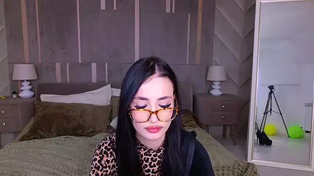 EmmaLawrens online show from 02-12-25, 03:27