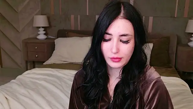 EmmaLawrens online show from 09-13-25, 03:45