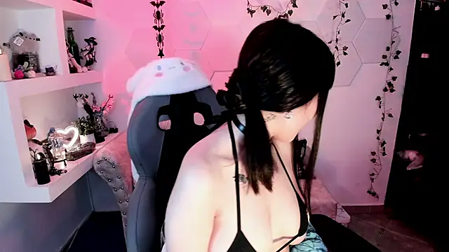 Effy Devalk online show from 02-12-25, 02:10