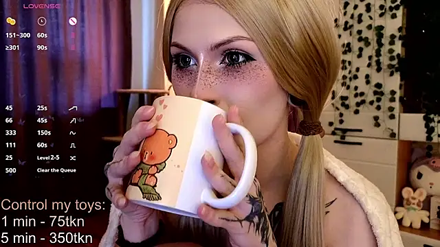 Emily  Mooree online show from 10-01-25, 05:35